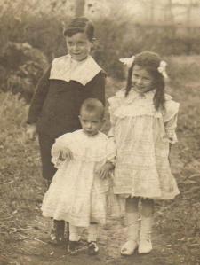 Hubert, Pearl and Queenie Carter.  Taken around 1917.